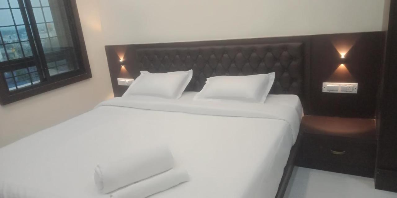 M G Residency Hotel จิกมากาลูร์ ภายนอก รูปภาพ