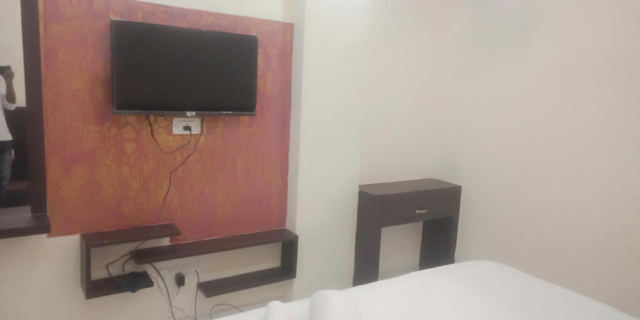 M G Residency Hotel จิกมากาลูร์ ภายนอก รูปภาพ