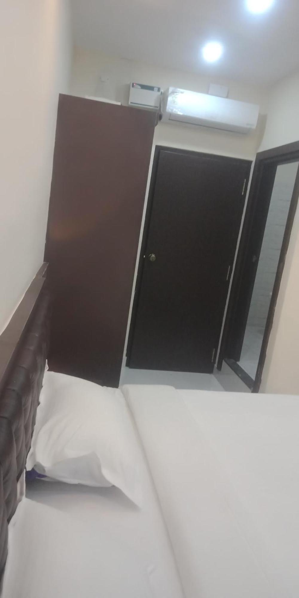 M G Residency Hotel จิกมากาลูร์ ภายนอก รูปภาพ