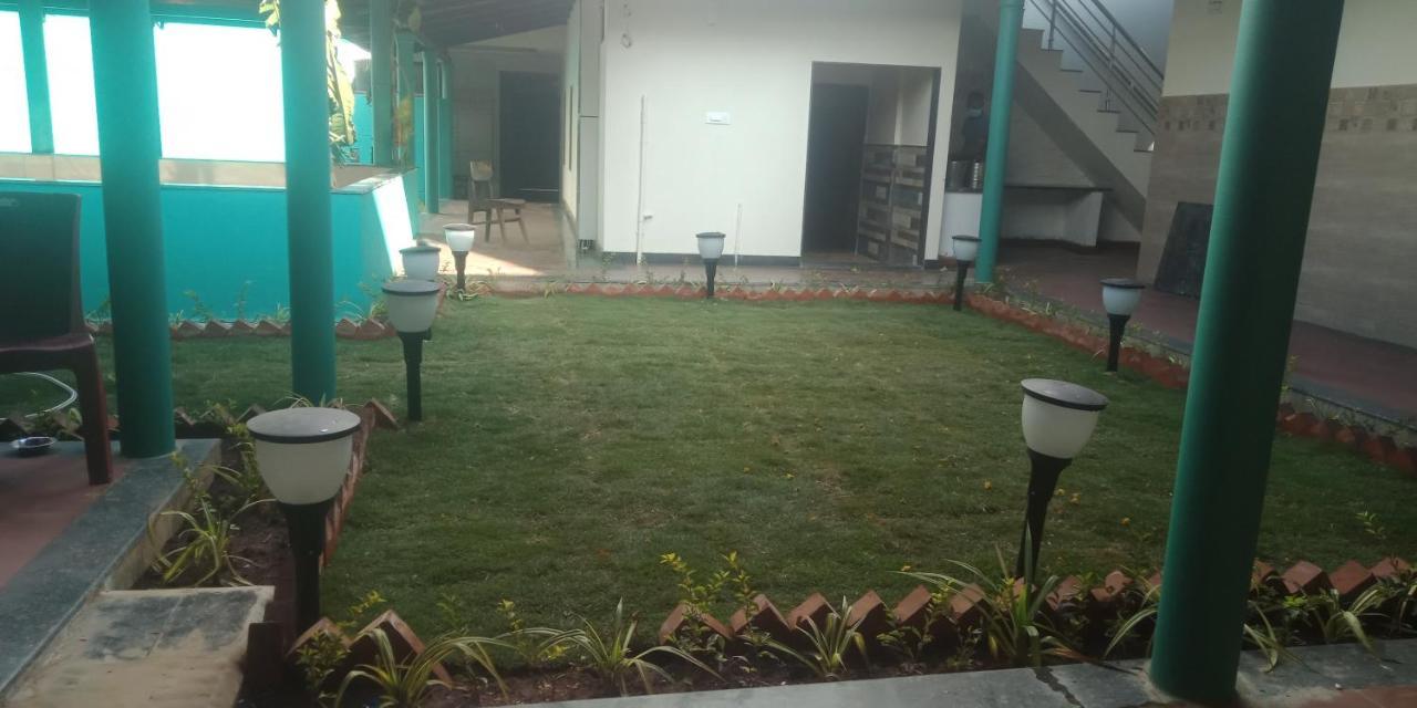 M G Residency Hotel จิกมากาลูร์ ภายนอก รูปภาพ