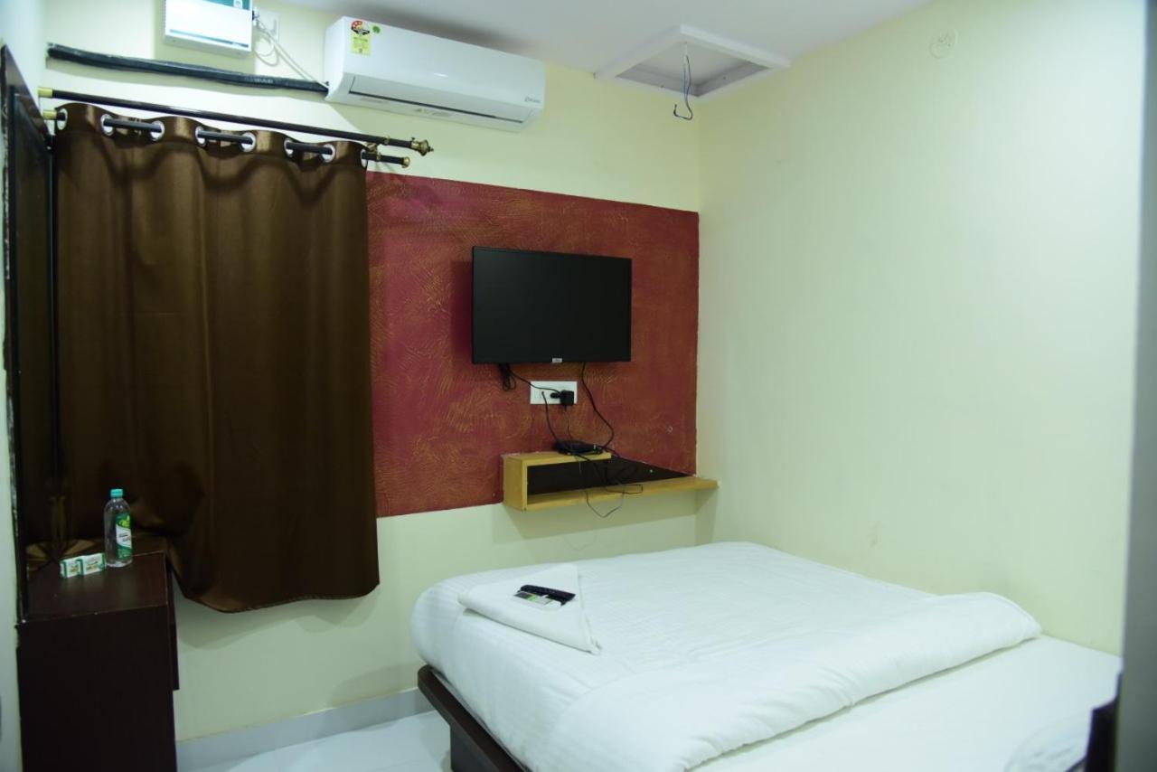M G Residency Hotel จิกมากาลูร์ ภายนอก รูปภาพ