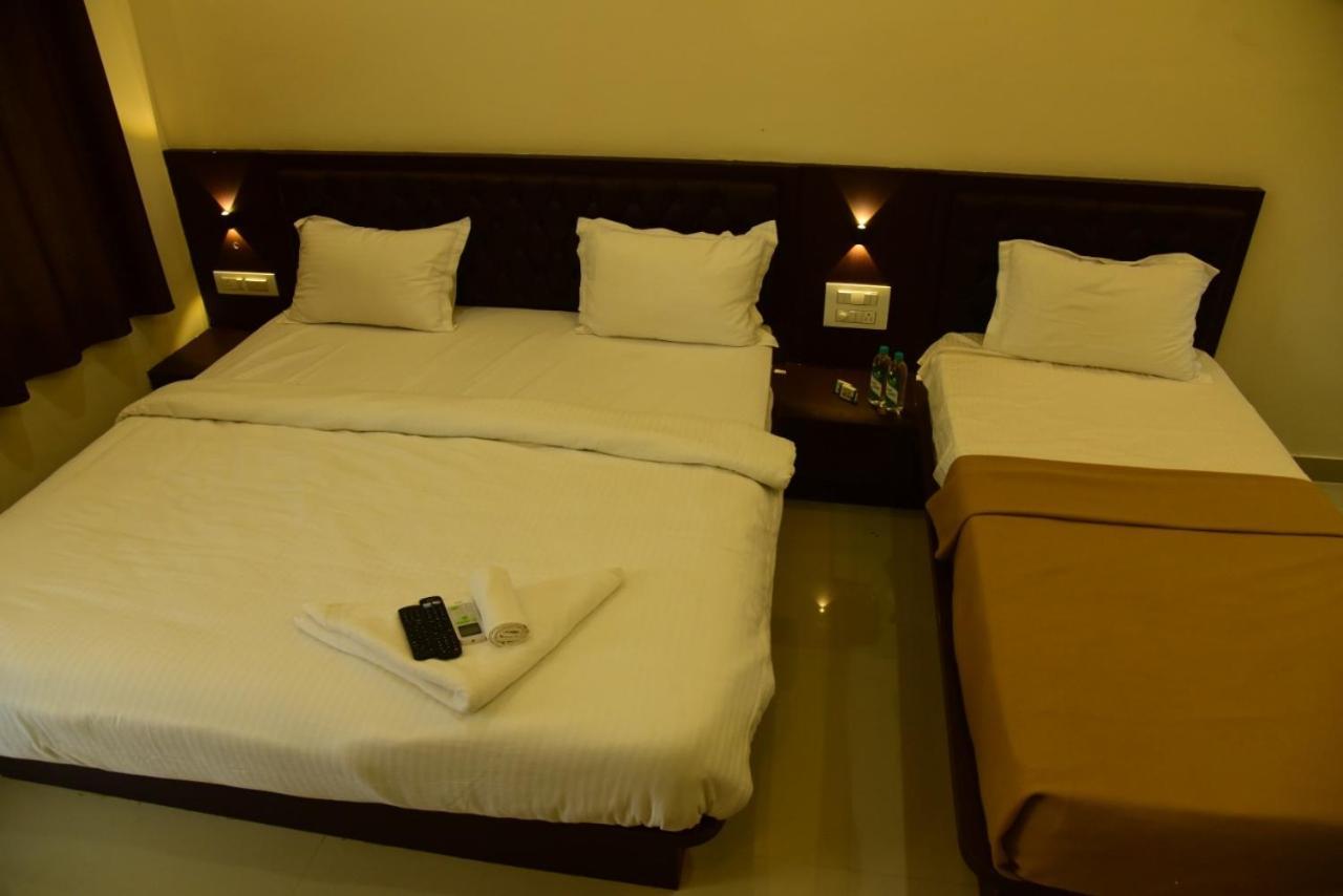 M G Residency Hotel จิกมากาลูร์ ภายนอก รูปภาพ